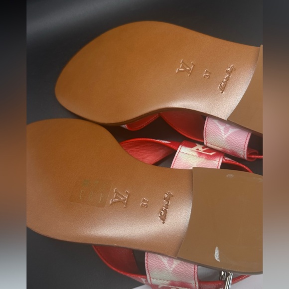 Louis Vuitton Sandals - Picture 3 of 5